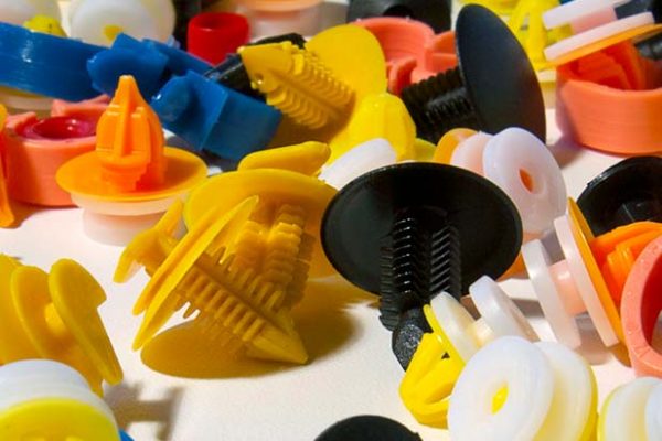 utilizzo_molletteria_auto_small rivetti in plastica per carrozzeria